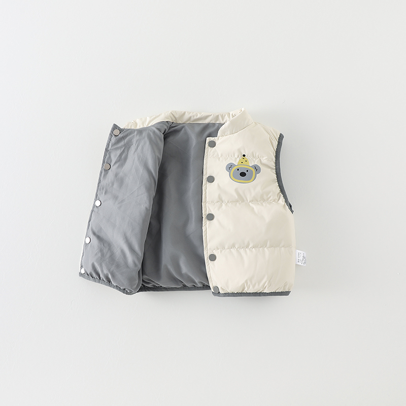 婴儿羽绒服马甲：冬日轻装背后的科技暖意