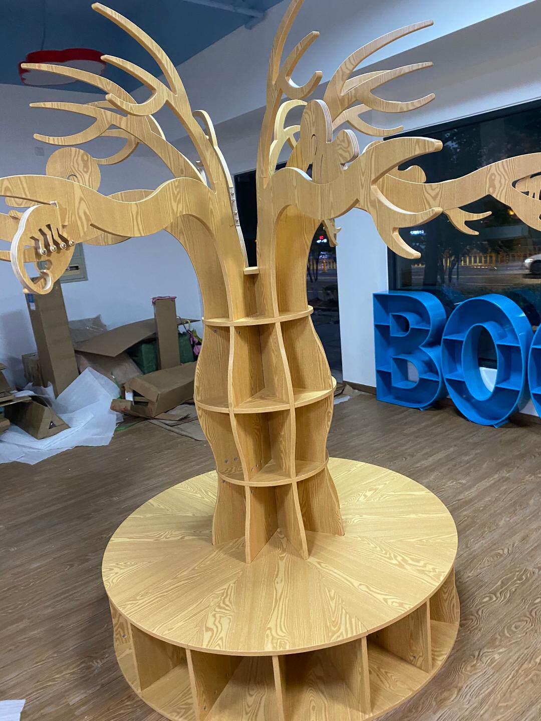 Creative Big Tree Bookshelf Wisdom Tree Shelf Solid Wood Storage Shelf Library Picture Book Shelf Kindergarten Floor Ornament