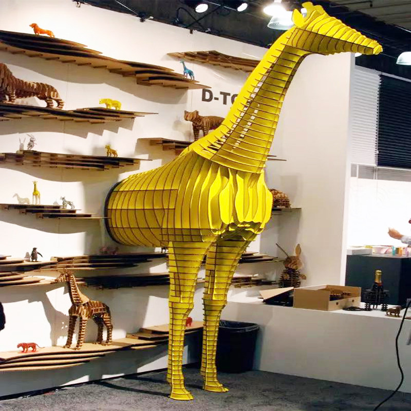 Wall decoration giraffe decorative rack animal shape bookshelf library window display rack sample house display center floor ornaments