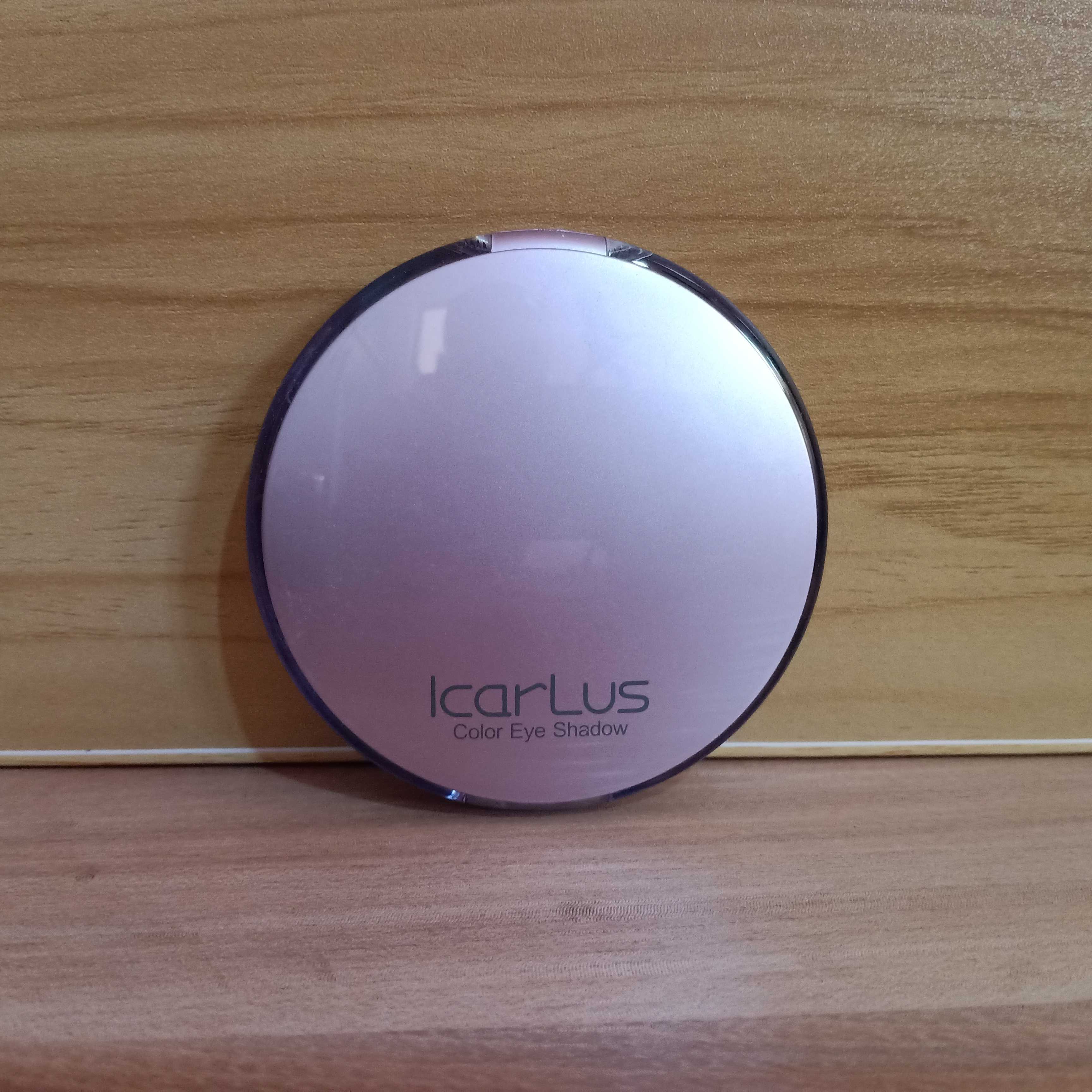 Ikaru poetry ultra-bright four-color eye-colored box eye shadow powder 1 5g * 2 eye shadow cream 1 5g * 2