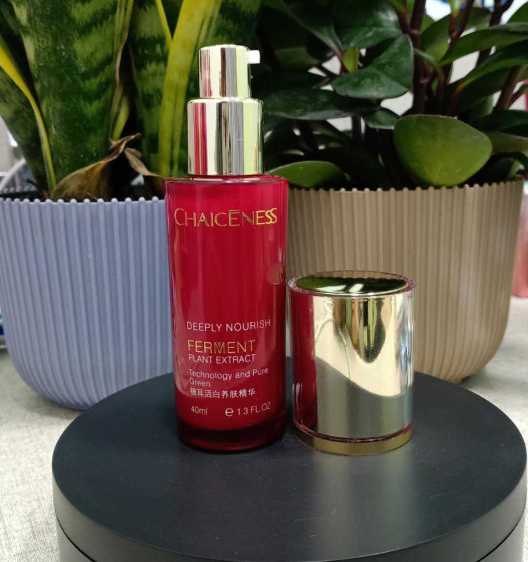 It happens that Ginny Silver has a living white skin essence