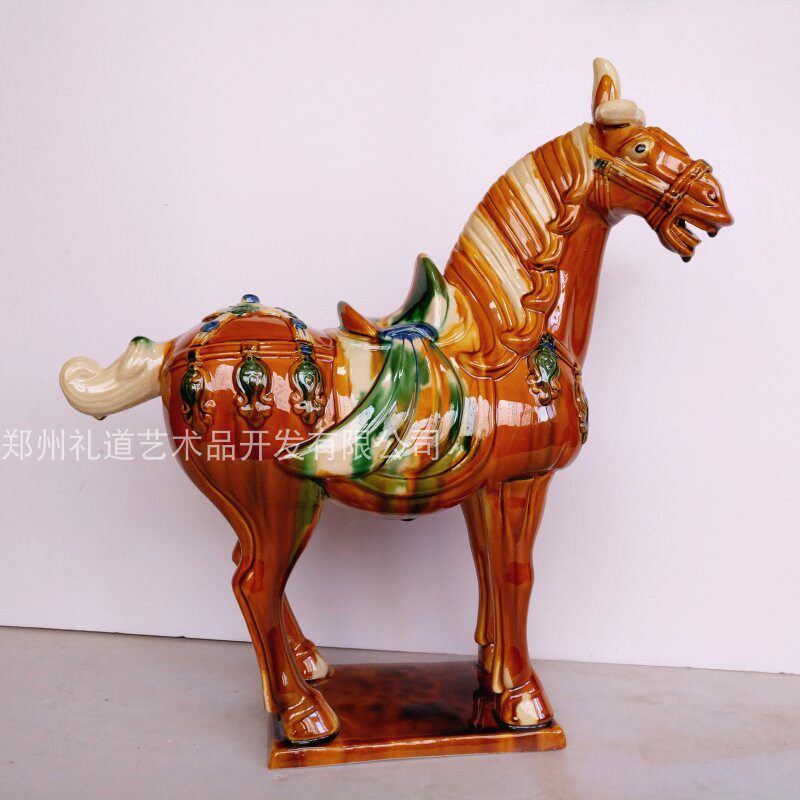 Zhengzhou traditional Tang three color crafts decorate the ancient Silk Road classical ceramic yellow horse business features gifts
