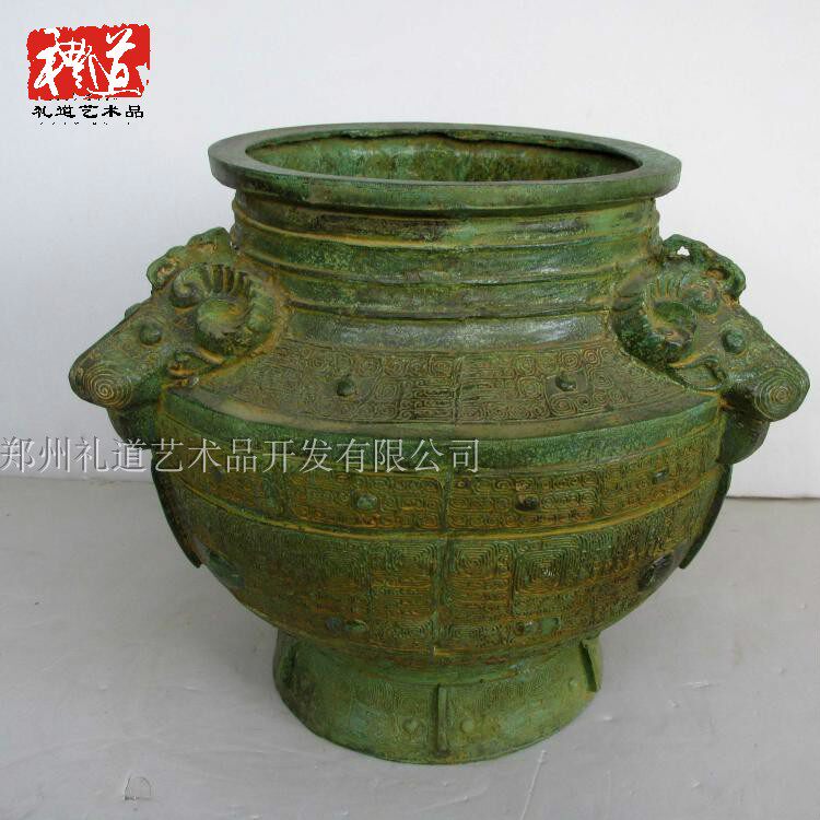 Pure copper animal sheep head antique bronze three sheep statue, also known as three sheep bu water rust red spot large ornament weight foot