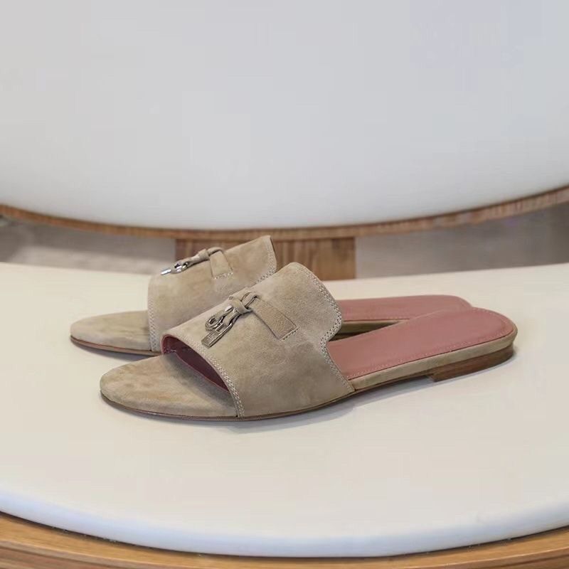 Lp Foreign Trade Slippers, New Summer Style, Retro Buckle Flat Slippers, Fashionable Casual Beach High-End Slippers