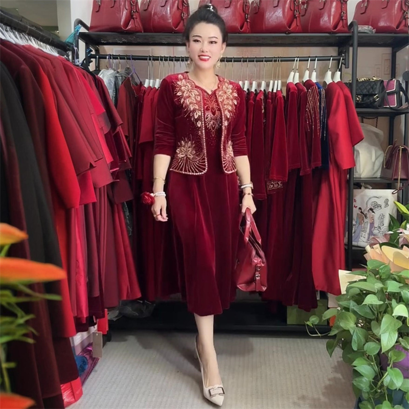 Autumn and Winter Elegant Two-Piece Velvet Wedding Dress Set for Mother-In-Law, Long-Sleeve Dress for Young Mother, Wedding Attire Set