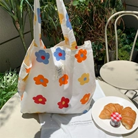 Маленький хлопковый цветок