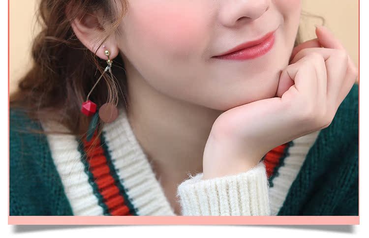 Hoa hồng Milani dập nổi cánh hoa hồng ửng hồng làm sáng màu da đỏ cam mạng đỏ với cùng màu đỏ mặt trời nữ - Blush / Cochineal phấn má hồng clio