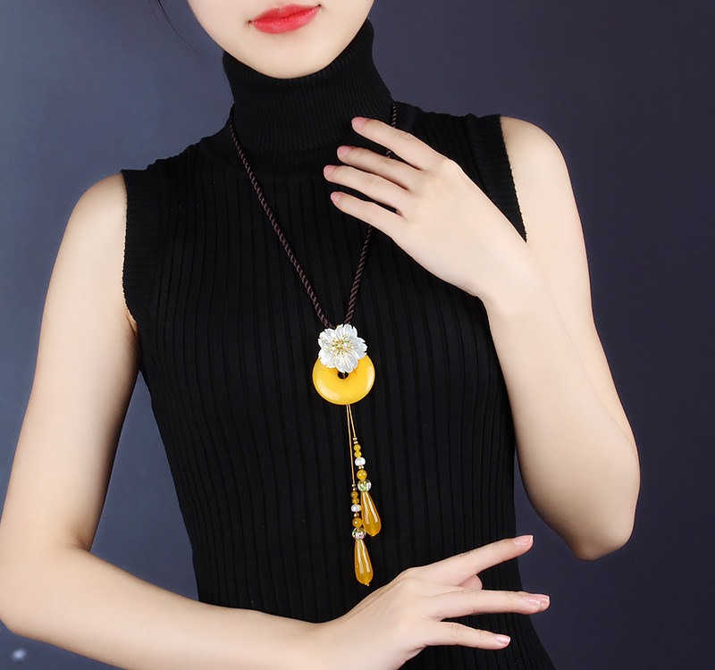 Ethnic style sweater chain long version accessories Necklace Topaz pendant Wild pendant Simple ancient style neck jewelry Female