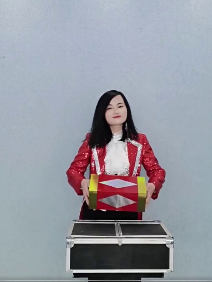 变酒魔术道具大号透明拉匣百变魔术盒值得买吗？