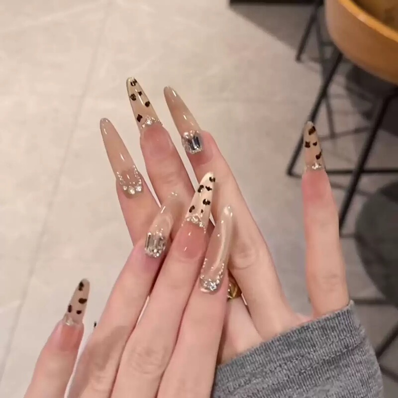 【Leopard Print Glitter】High-End Dazzling Diamond Cat-Eye Hot Girl Leopard Print Crushed Diamond Brightening Autumn and Winter Nail Polish