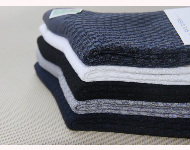 Vớ sợi tre cao cấp dành cho nam kinh doanh vớ mùa xuân và mùa thu vớ cotton ống vớ nam thấm hút mồ hôi màu rắn vớ kháng khuẩn cho nữ