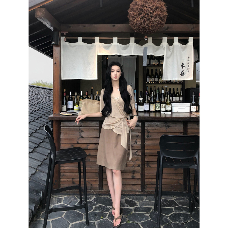 Youwei Unique and Beautiful Thin Knit Sweater for Women, 2026 New Design Short-Sleeved Top Youwei Unique and Beautiful Thin Knit Sweater for Women, 2026 New Design Short-Sleeved Top