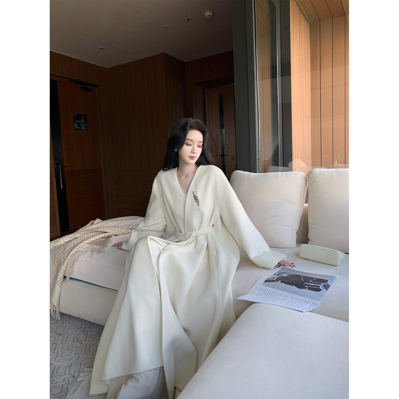 Youwei Is a Very Beautiful Deep Winter Coat for Women, Autumn and Winter 2025 New Style, Double-Sided Woolen White Coat