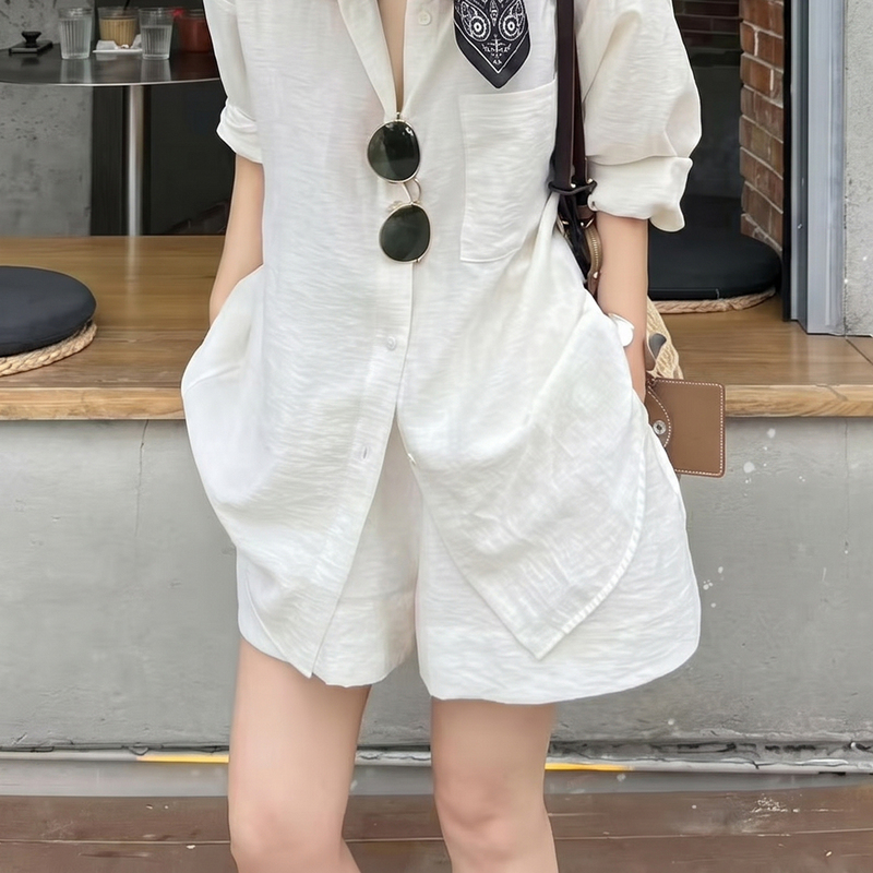 Old Money Style White Linen Shorts for Women, Summer Thin Style, 2026 New Model, Vacation Casual Loose Cotton-Linen Five-Point Pants Old Money Style White Linen Shorts for Women, Summer Thin Style, 2026 New Model, Vacation Casual Loose Cotton-Linen Five-Point Pants