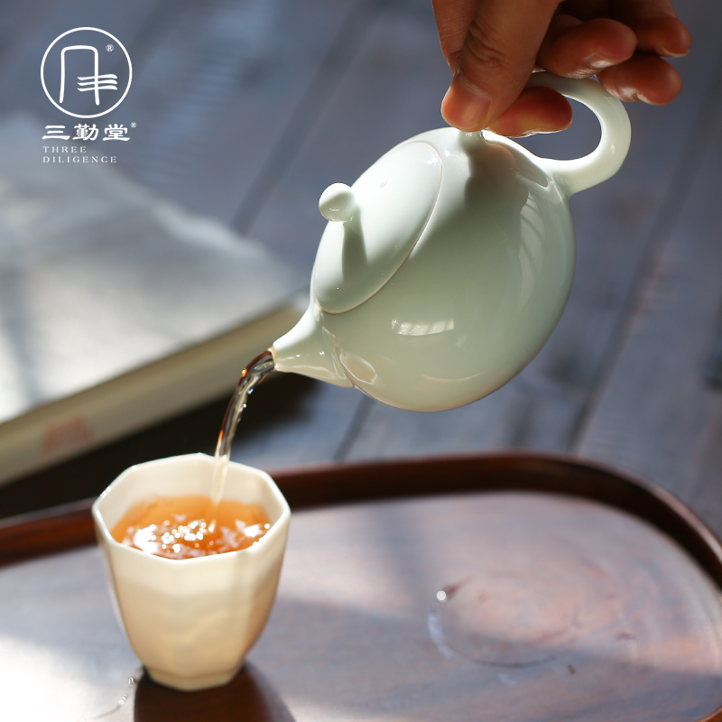 The three frequently little teapot jingdezhen ceramic film filter blue flower pot mini office household kung fu tea set