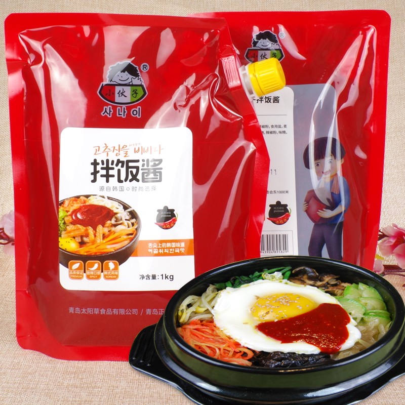 Young man stone pan with rice sauce 1kg Korea bag Rice Sauce Spiced Garlic Chili Pepper Sauce Han Style Mix with sweet and spicy sauce