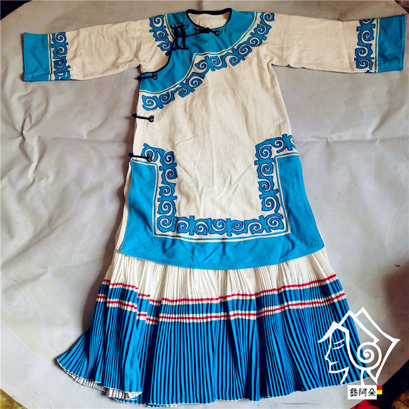 Cool Mountain Yi Clothing Women Suit Lake Blue Cotton Linen Traditional Hand Embroidered Retro National Wind Dress Photography Clothing