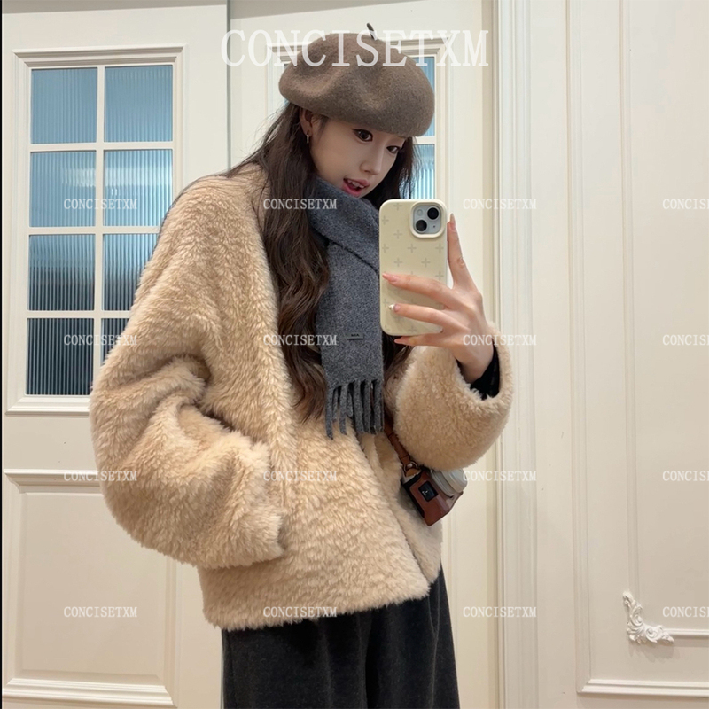 [Tang Xiaomu] Snow Velvet Egg Tart Three-Button Sheep Wool Coat M26367