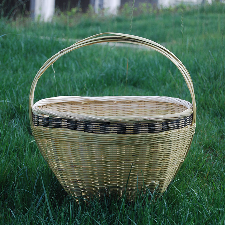 Hand-woven bamboo baskets with fruits and vegetables round portable vegetable baskets bamboo baskets eggs bamboo baskets household bamboo round baskets