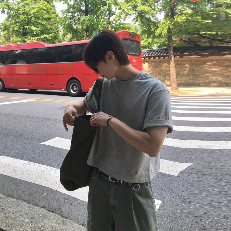 Ssumenam「Minimalist Style, Short Design」Short-Sleeved T-Shirt for Men, Korean Style, Fashionable, Versatile, Loose Round Neck Ssumenam「Minimalist Style, Short Design」Short-Sleeved T-Shirt for Men, Korean Style, Fashionable, Versatile, Loose Round Neck