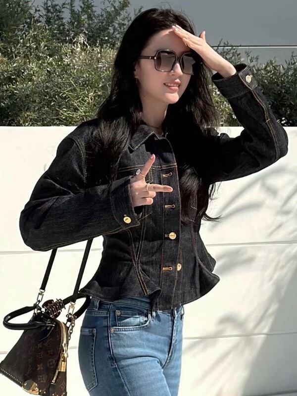 Liu Yifei and Ouyang Nana's Denim Jacket in Blue and Black, Elegant Waist-Cinching Silhouette, 2026 Spring New Style Coat