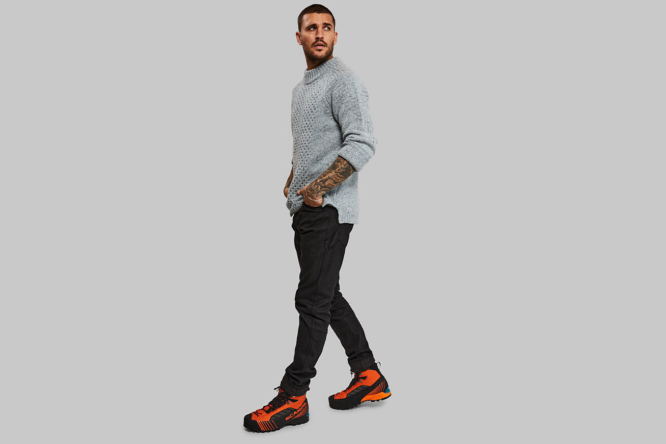 Cashmerenomadsweater_blue_2752_51-2000x872.jpg