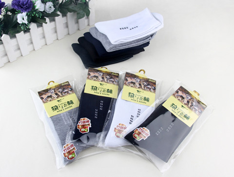 Vớ nam độc lập cửa hàng bao bì nam vớ màu rắn thể thao nam vớ cotton trong vớ cao vớ cao