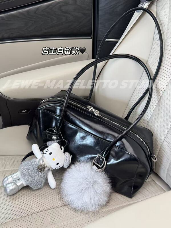 【Ewe Sleeps at Three O'Clock】Long-Handled Bowling Bag! First-Layer Oil Wax Leather Commuter Shoulder Bag with Large Capacity 2026 【Ewe Sleeps at Three O'Clock】Long-Handled Bowling Bag! First-Layer Oil Wax Leather Commuter Shoulder Bag with Large Capacity 2026