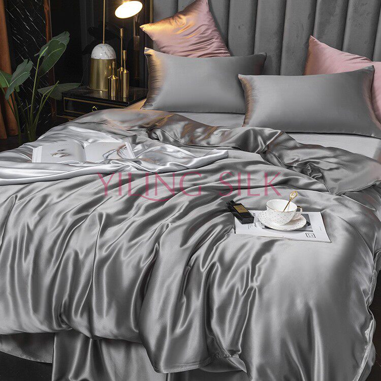 High-end light extravaganza Genuine Silk Four Pieces of Mulberry Silk Bed Wedding Celebration Silk Slip Quilt-style Silk Bed Products 