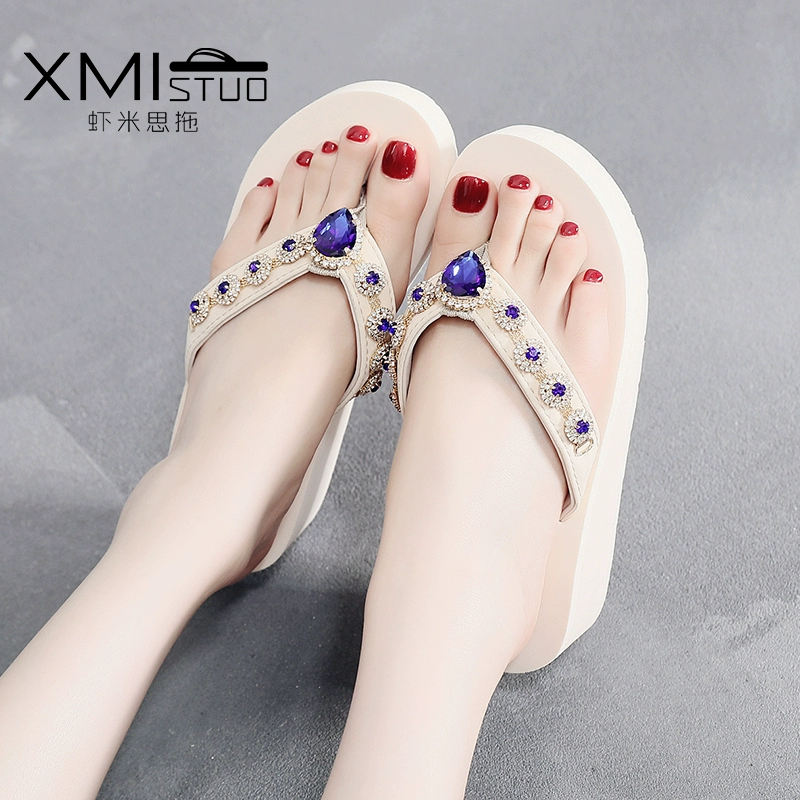 Rhinestone flip-flops nữ thời trang mùa hè hoang dã mặc bên ngoài không trượt resort dép nặng đáy dép ven biển cao gót 