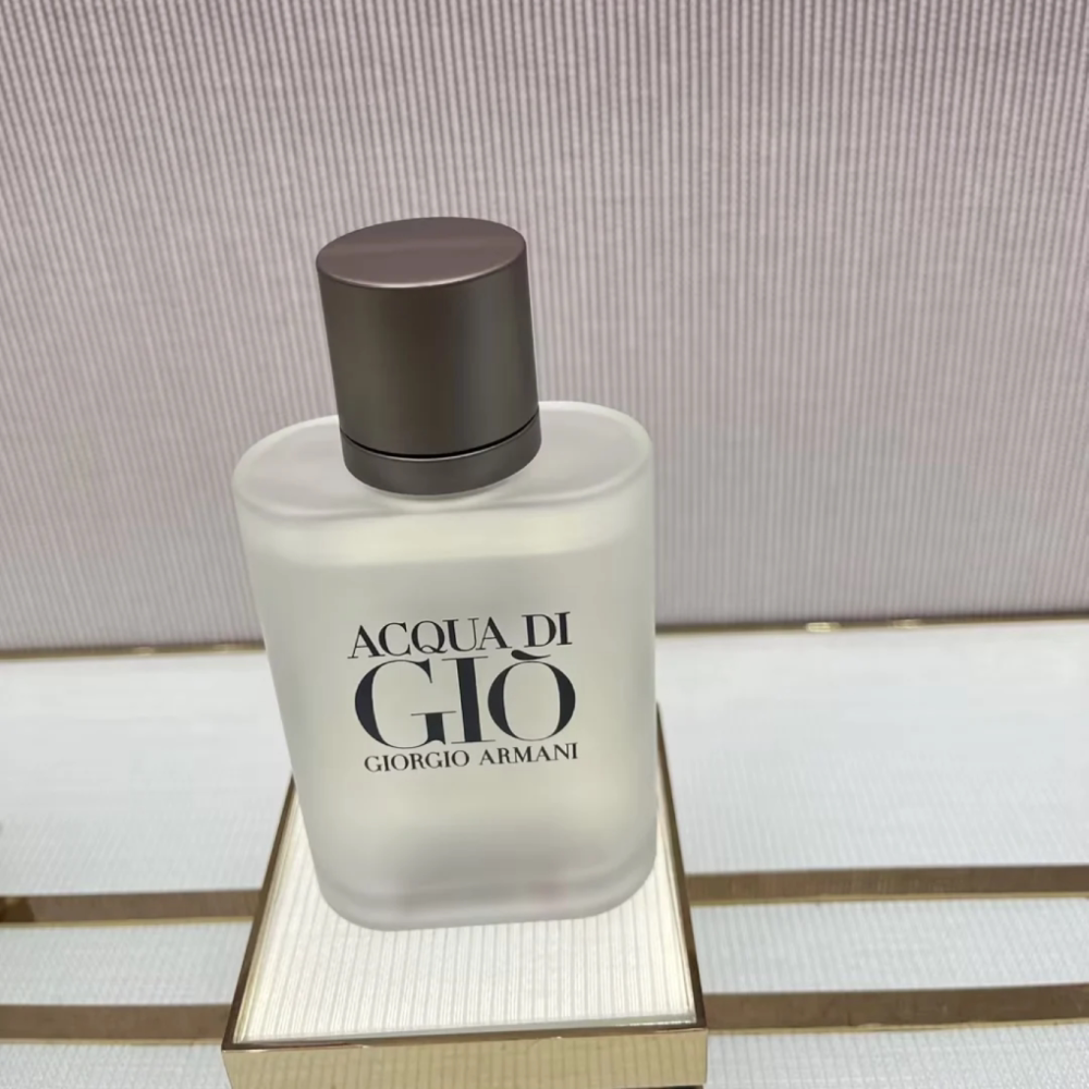 王嘉尔同款！Armani阿玛尼寄情男士香水，水生芳香调的极致演绎_香水_