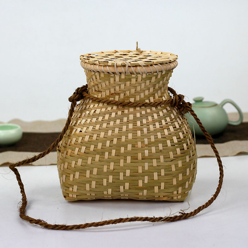 Mini bamboo basket with lid back rope fish basket Bamboo Woven Containing Basket Small Bamboo Basket Photography Dance Performance Props Wall Hanging Accessories