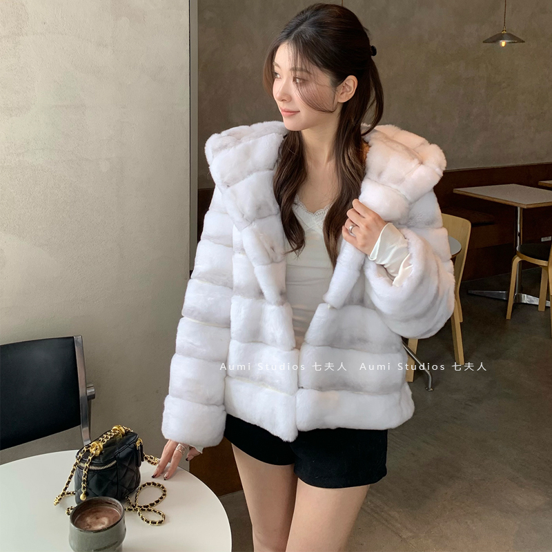 Sweet Cream Chinchilla Imported Angora Rex Rabbit Whole Leather Hooded Fur Outwear Long-Sleeved Warm Fur Outwear for Women Sweet Cream Chinchilla Imported Angora Rex Rabbit Whole Leather Hooded Fur Outwear Long-Sleeved Warm Fur Outwear for Women