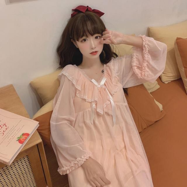 ສິ້ນກະໂປງ Princess style Palace summer 2023 new Korean version mid-length girls solid color lace lace v-neck long-sleeved pajamas