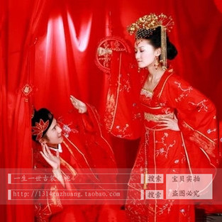 New Ancient Chinese Wedding Costumes River East Lions Roar Wedding Wedding Festive Clothing Ancient Men And Women Lovers of the Emperor Guido Conqueror