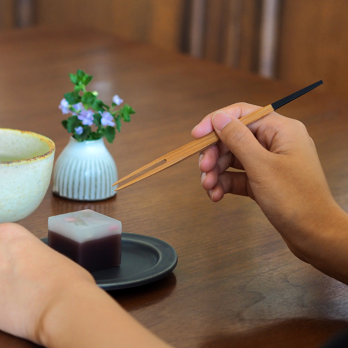 Japanese public long Jaimini Suga-style red black artisanal bamboo white egret snack fork for home and fruit chic fruit sign
