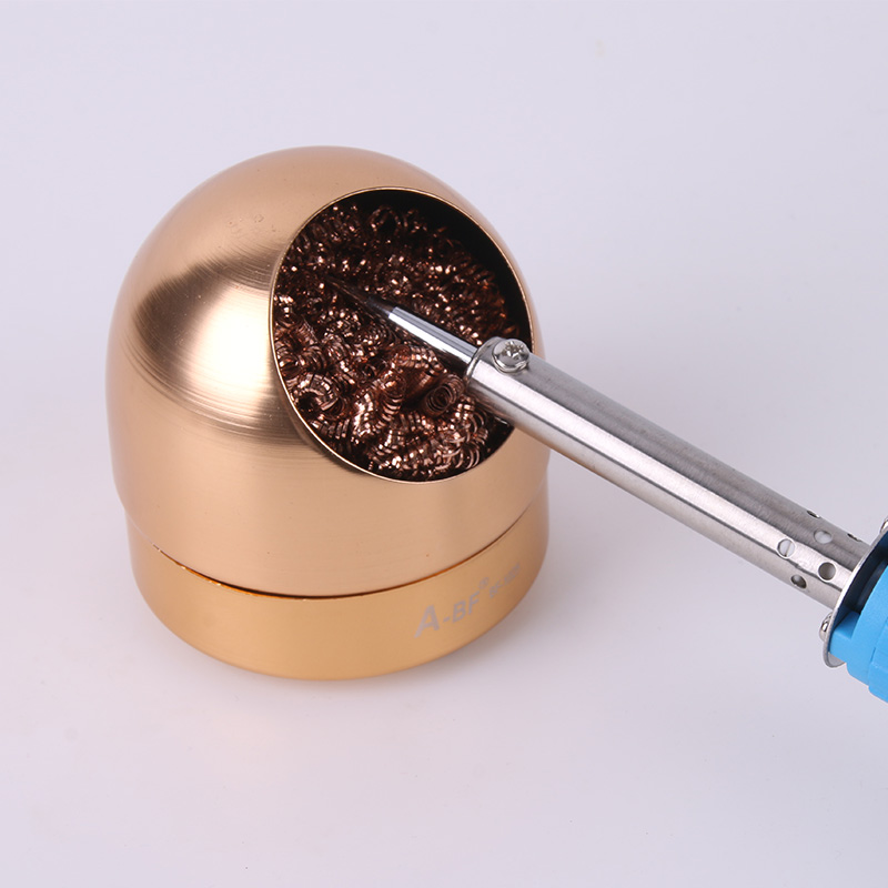 Для очистки паяльника. Для очистки паяльника. Паяльные принадлежности для пайки. Для очистки паяльника. Металлическая стружка для очистки паяльных жал.