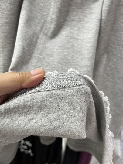 设计感蕾丝花边加绒长袖卫衣女秋冬新款宽松打底T恤衫中长款上衣