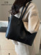 High-end summer bag for women 2026 new super hot luxury niche shoulder bag large capacity commuter tote bag