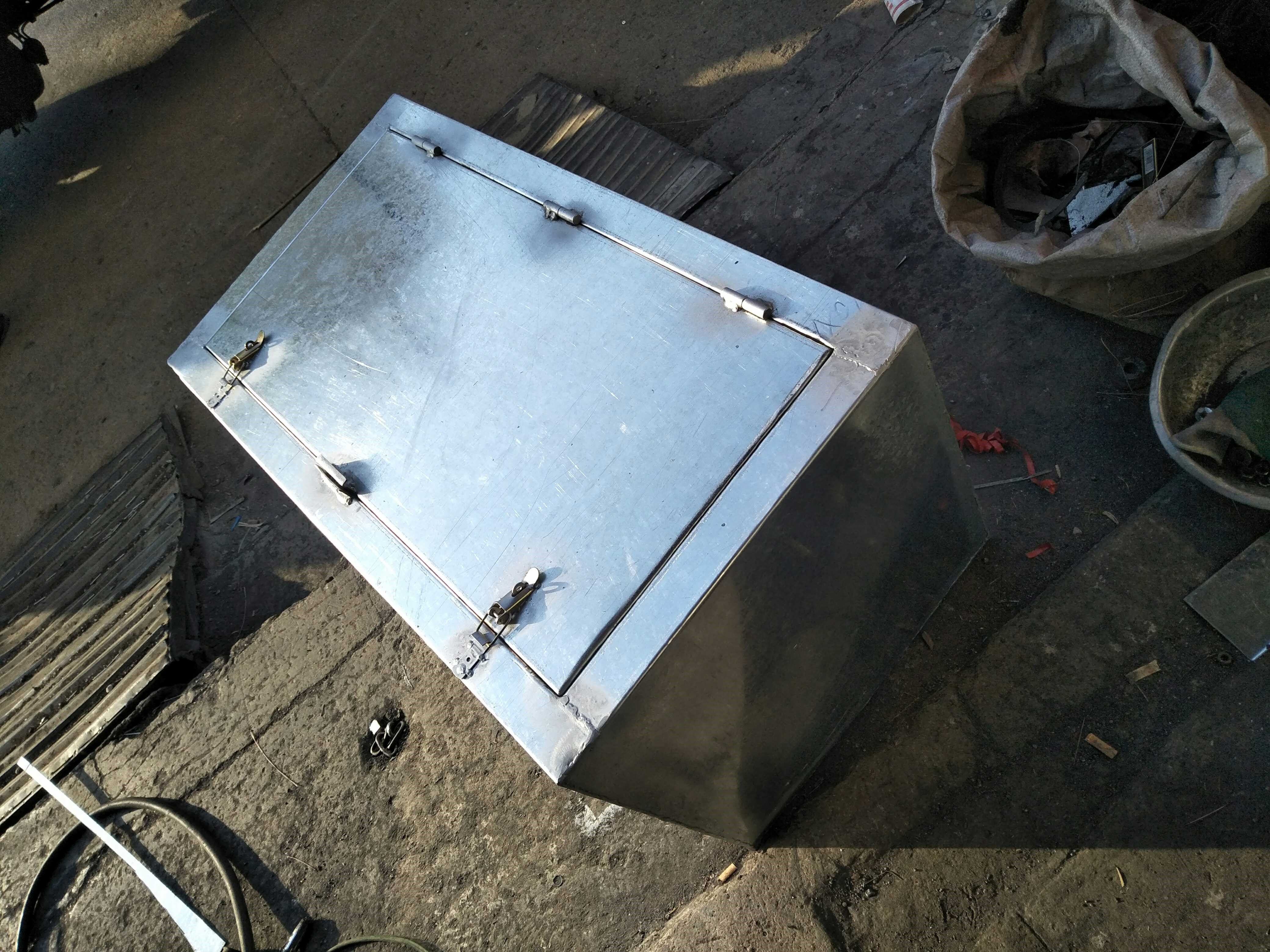 Futian set to be a liberated square external wagon tool retrofitted with Jianghuai iron sheet thickened large Jun Suzuki v6 vehicle