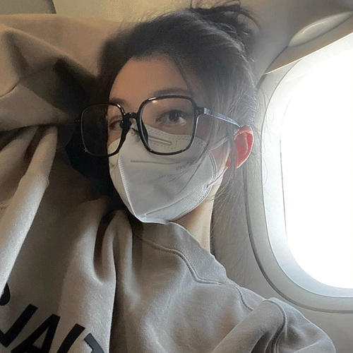 Black Glasses Box Женская Большая Лицо показывает, что можно сопоставить Leverinye, большая рама, лицо, маленькая коробка Ultra -Slight Myopia Glasses