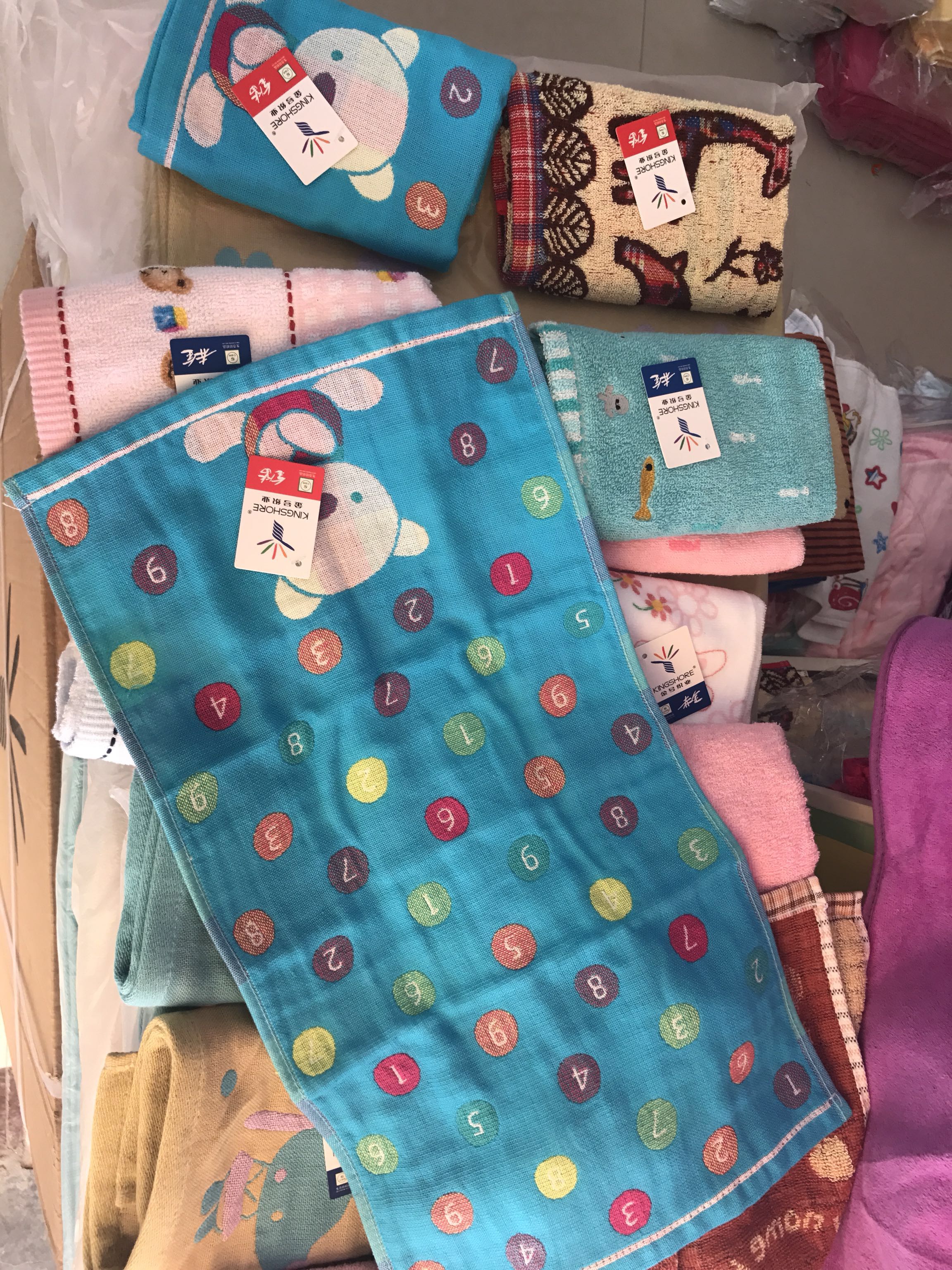 Gold cotton three-layer gauze children's towel Soft absorbent does not drop the hair cartoon cute