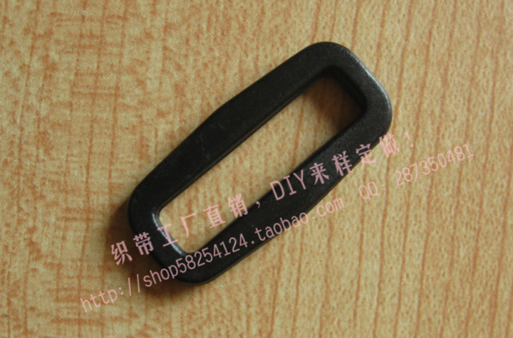 Second kill price internal diameter 2 5CM three - gear plastic connecting interface cube button packaging clothing belt accessories