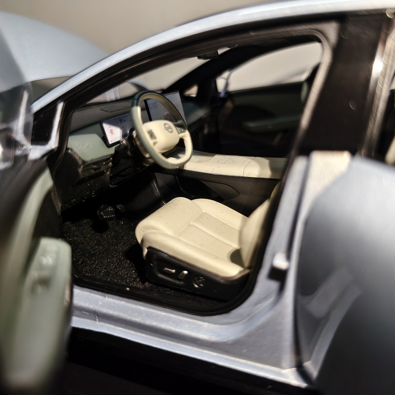 Original Dongfeng Nissan N7 Car Model 2025 Nissan Nissan 1:18 Alloy Car Model Collection