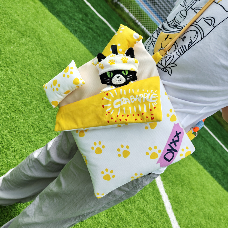 Xiaoding's "What a Big Bed" Shoulder Crossbody Bag Can Be Carried Both Horizontally and Vertically (In-Stock Version) Xiaoding's "What a Big Bed" Shoulder Crossbody Bag Can Be Carried Both Horizontally and Vertically (In-Stock Version)