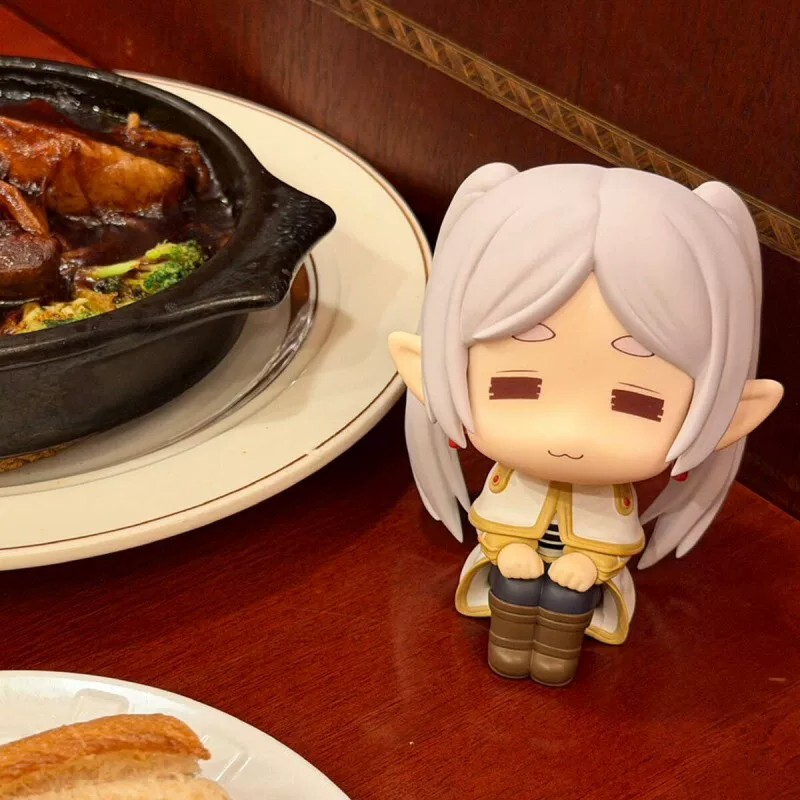 New Model, Free Fuli Lian, Fuli Lian Figurine with Closed Eyes, Anime Girl Desktop Case Decoration