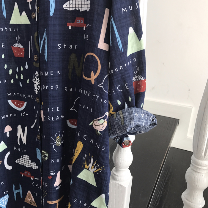 Mùa xuân mới retro in trẻ con lỏng lẻo kích thước lớn dài cổ áo sơ mi nữ cotton và vải lanh chín tay áo ký giả nữ