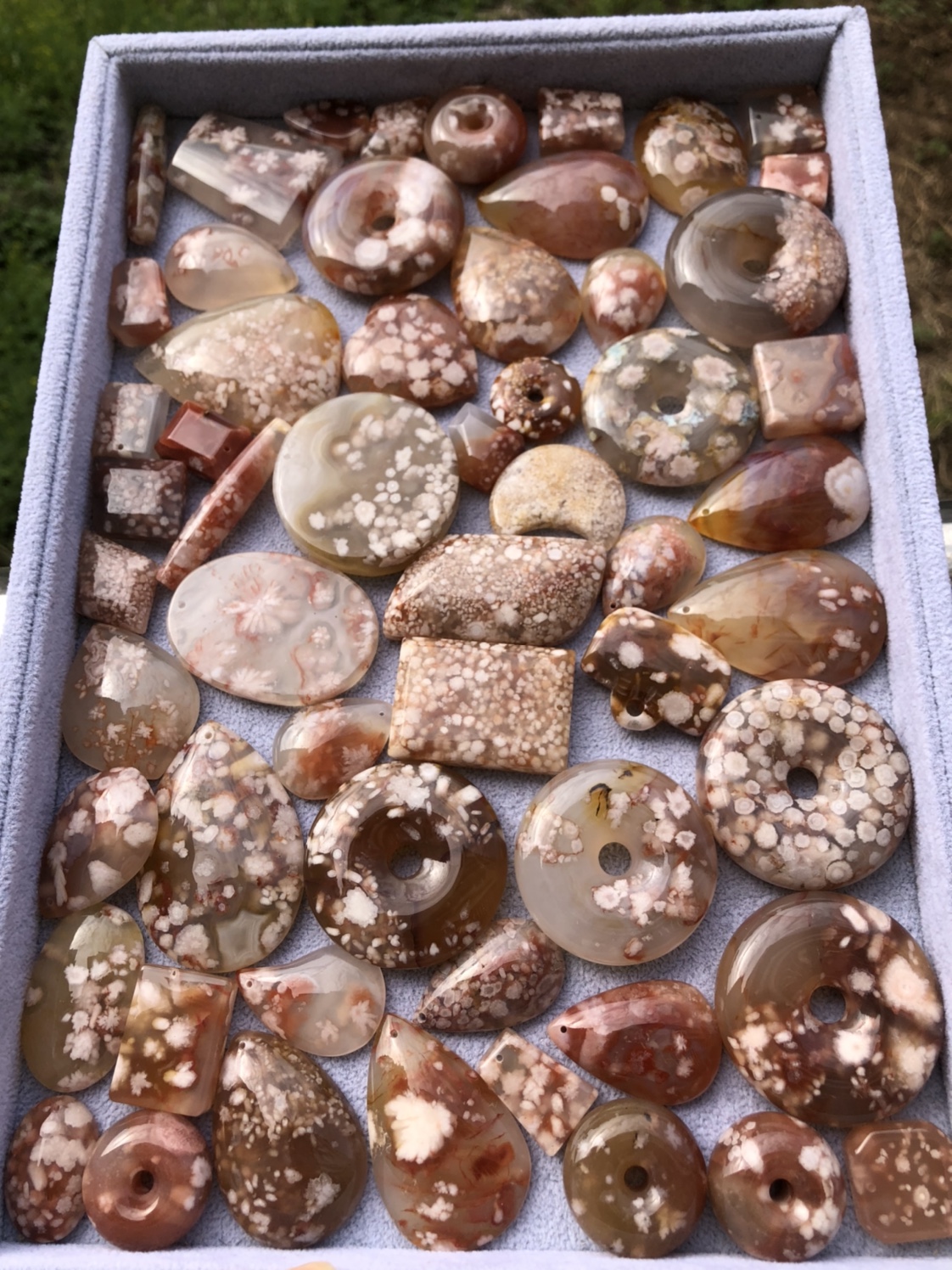 Cherry Blossom Agate Cow Blood Red Popcorn Water Drop Square Brand Safety Buckle Bread Buckle Small Accessories Custom Pendant