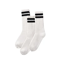 Высокая густая игла черно -белая