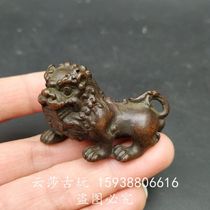 Antique miscellaneous collection antique retro old patinated alloy imitation pure copper red copper color little lion ruler desktop ornaments